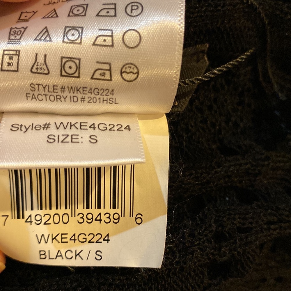 BCBGMAXAZRIA
LAYLA POINTELLE WRAP CARDIGAN CATEGORY
Sweaters (Knitwear) - Picture 11 of 11